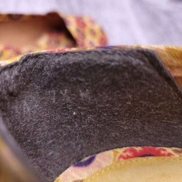 Stuart Weitzman Theodora & Callum Printed Peep Toe Wedge Yellow Red Women's 7.5 - Picture 8 of 9